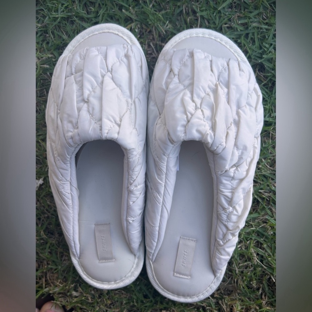 Skims slippers (size 9)